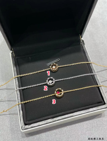 ch*el carved Di*m*nd-shaped gold bead bracelet