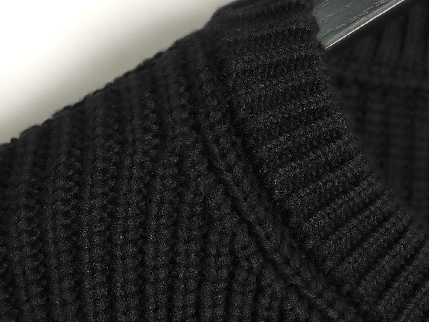 bo*te*ga Ve*ne*ta bv 23fw sweaters