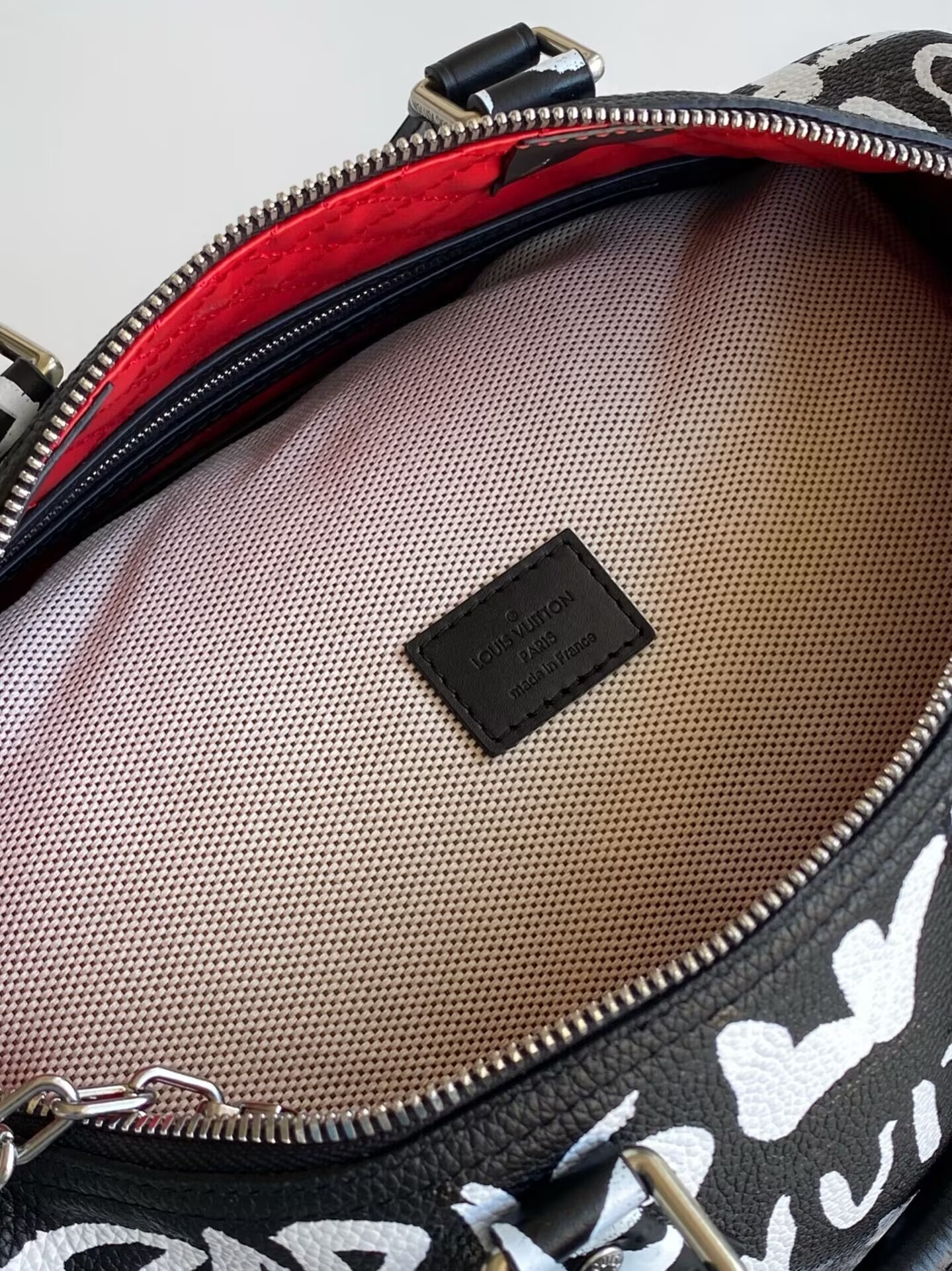 LV SPEEDY P9 BANDOULIÈRE 30 SCRIBBLE Handbag M26175 22.5x18x32cm