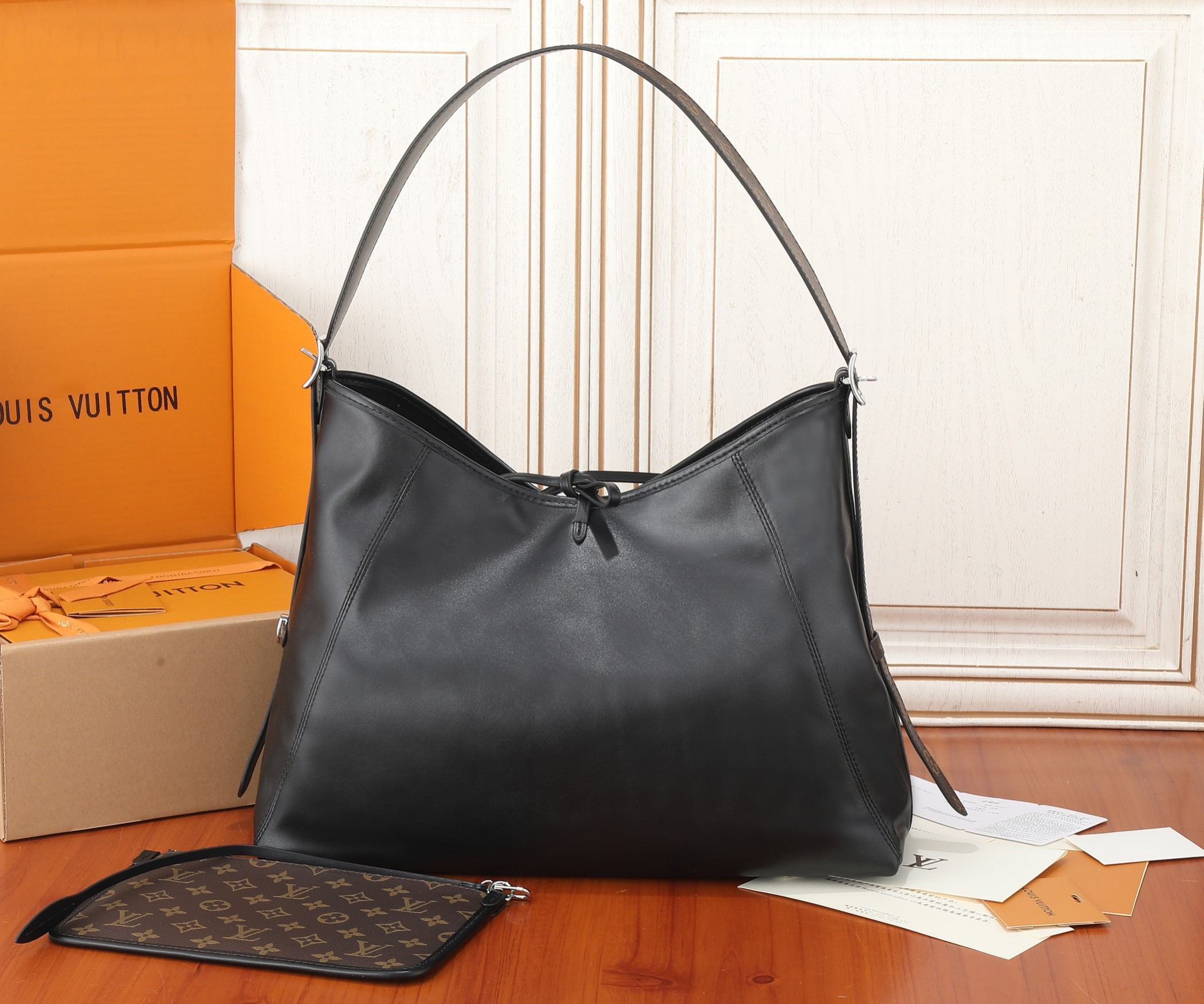LV CarryAll MM M25143 39x30x15CM