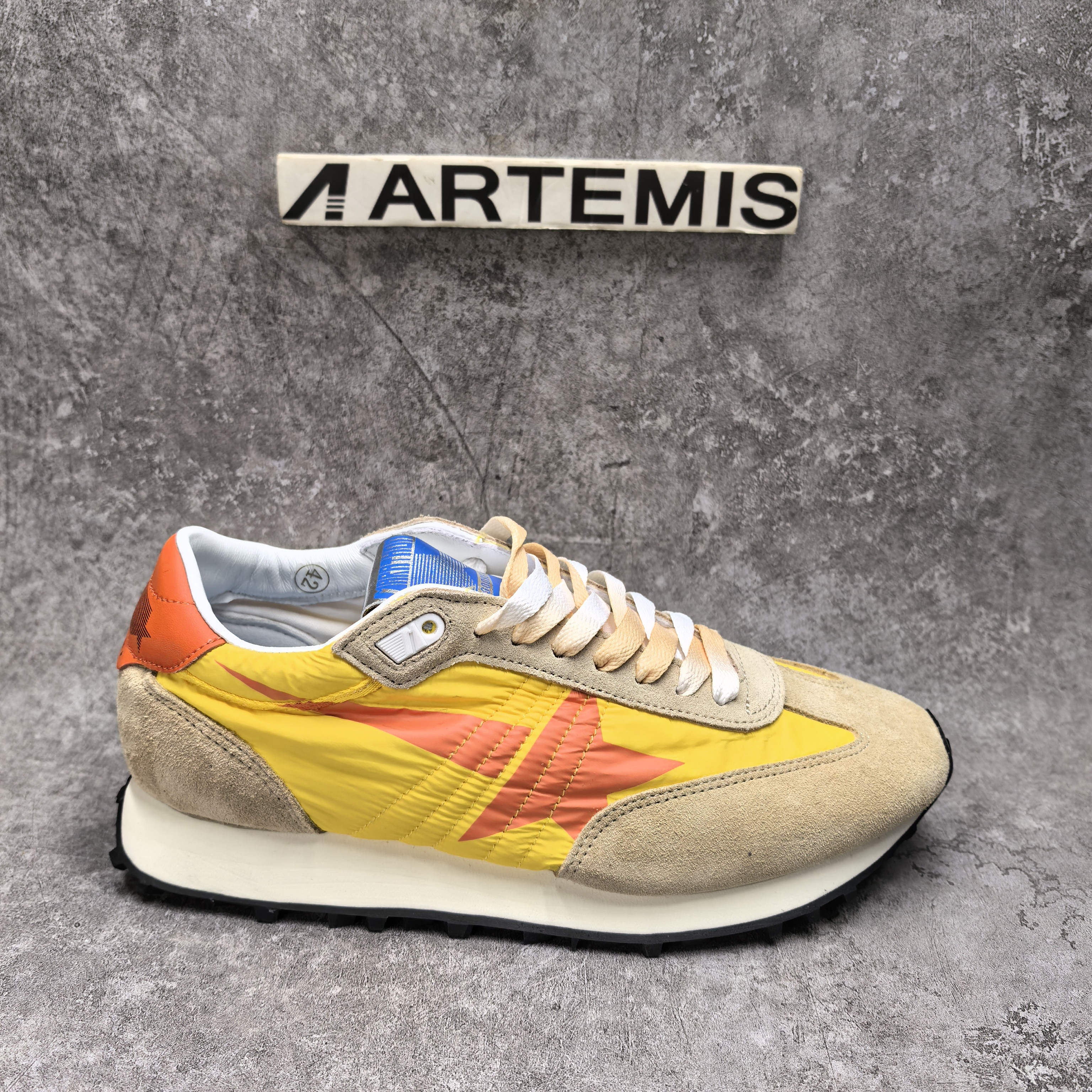 UA Golden Goose Sneaker