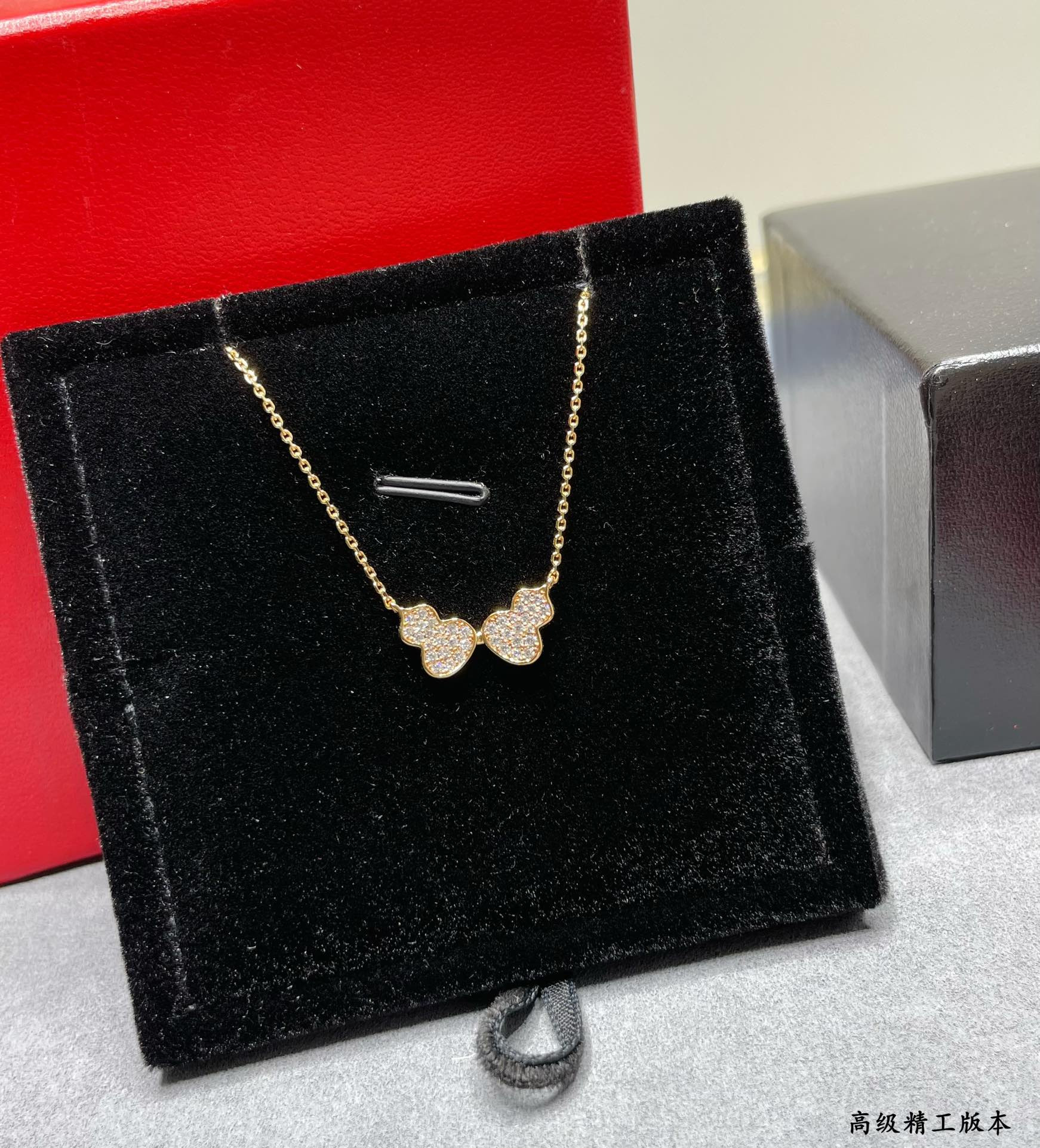 Qeelin Wulu Double Gourd Necklace