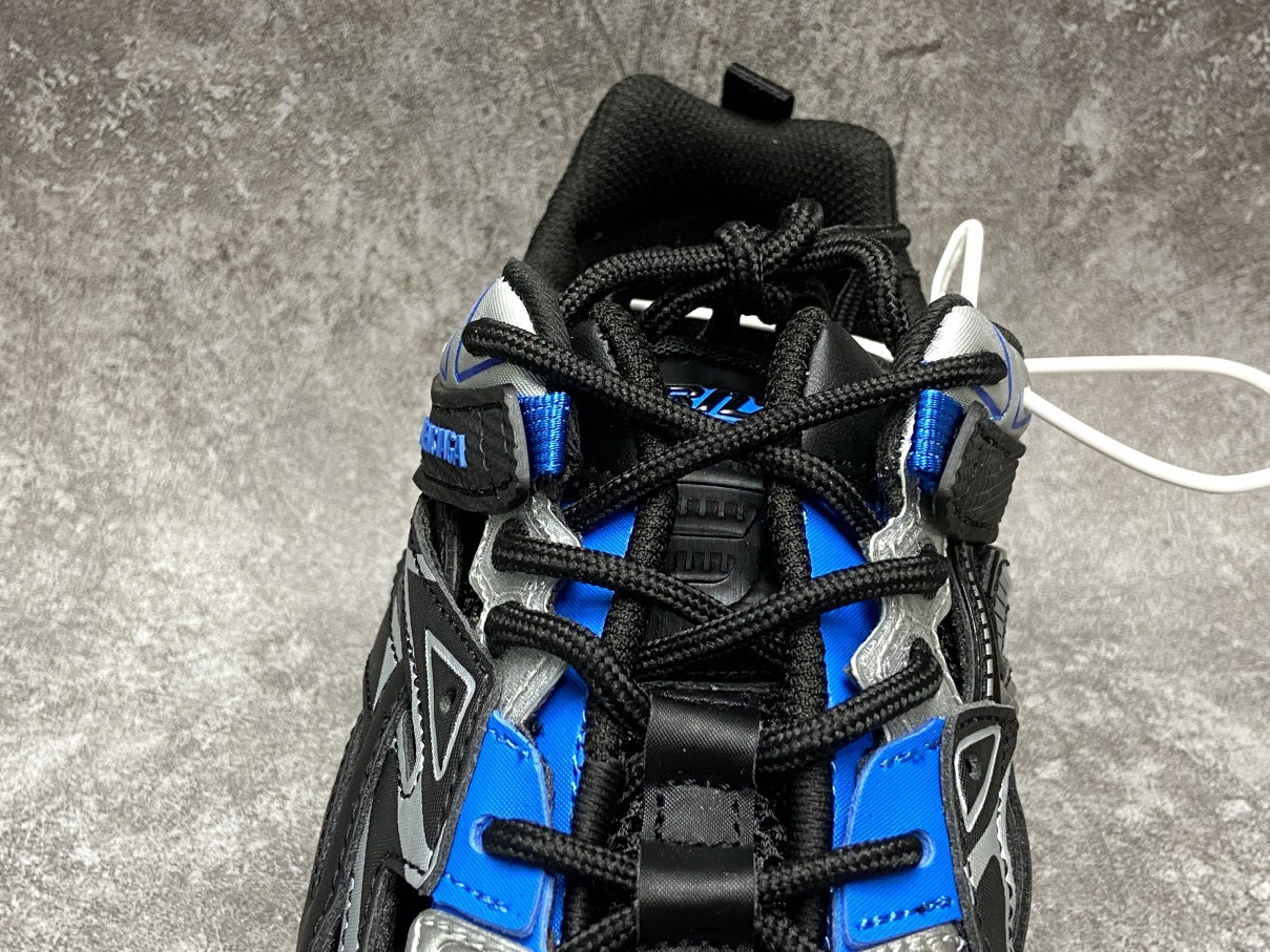 Balenciga Drive Sneaker 