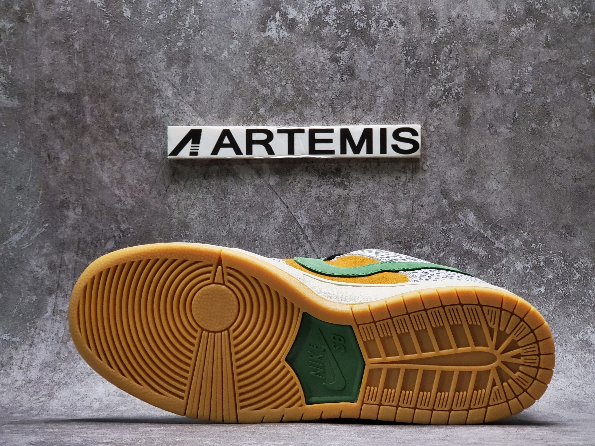 Nike SB Dunk Low Safari