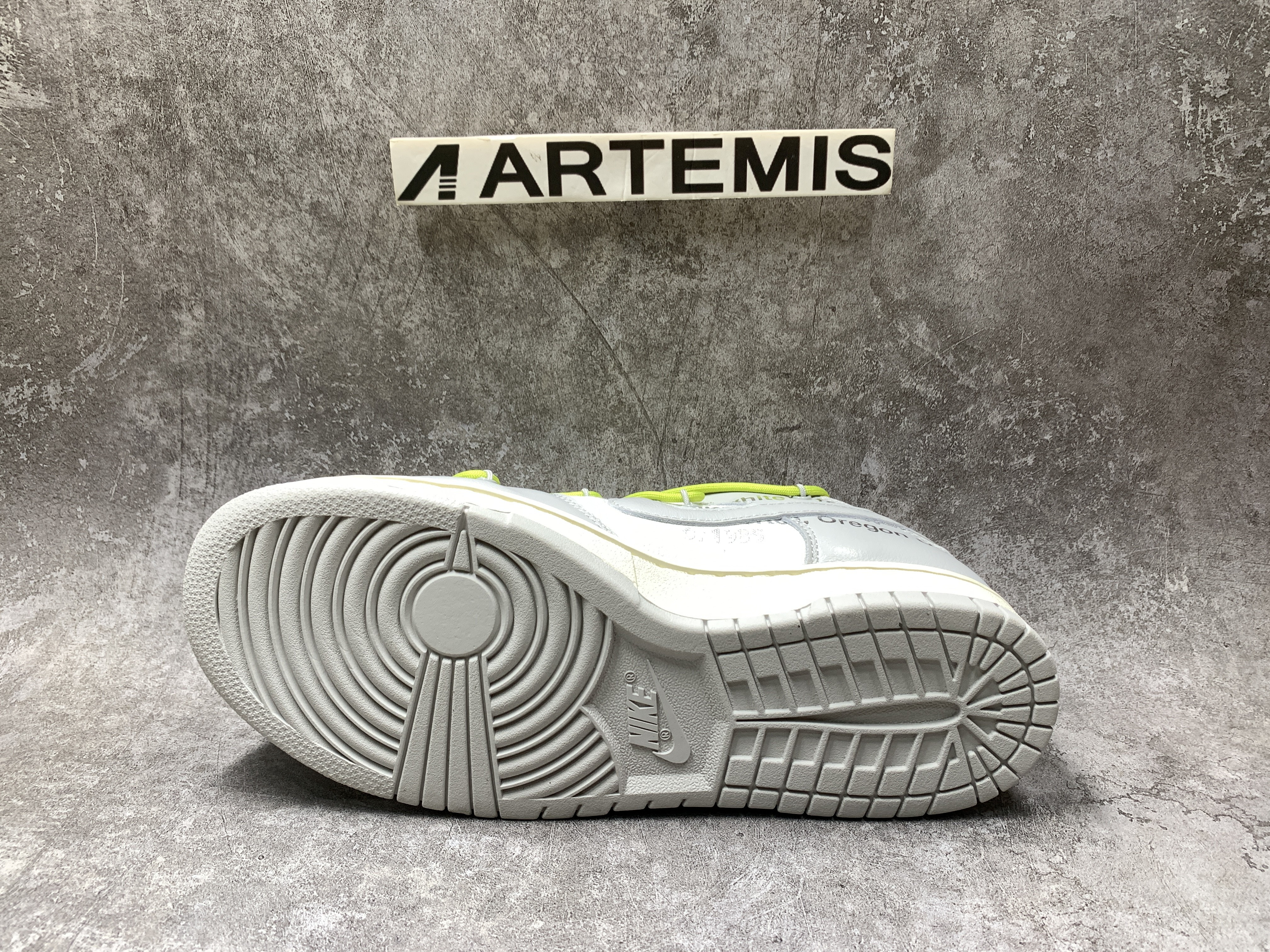 Nike Dunk Low x Off-White 08 of 50