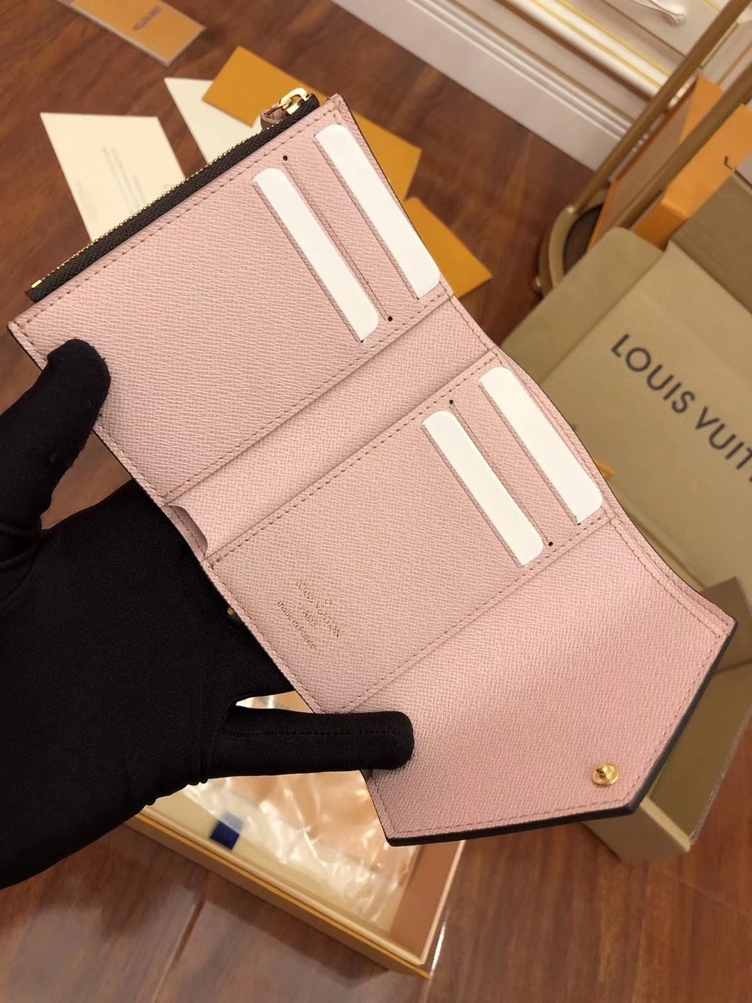 LV VICTORINE WALLET N61700