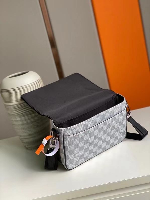 LV STUDIO MESSENGER N50014