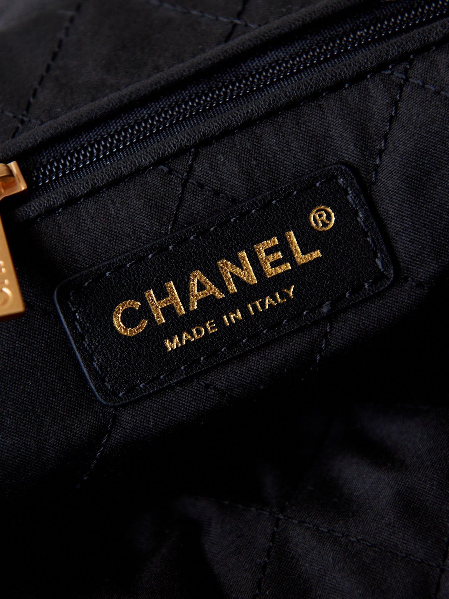 Ch*el 22 handbag shiny calfskin black 15.2×16.4×3.1 in