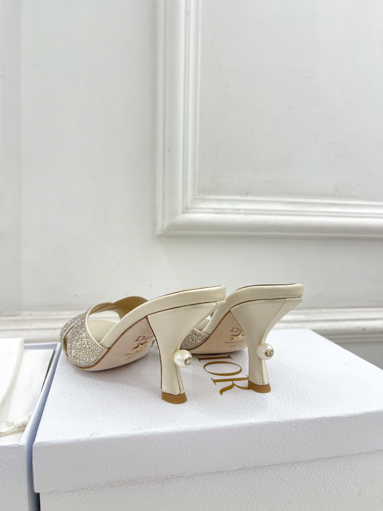 ua D*or tribales heeled slide