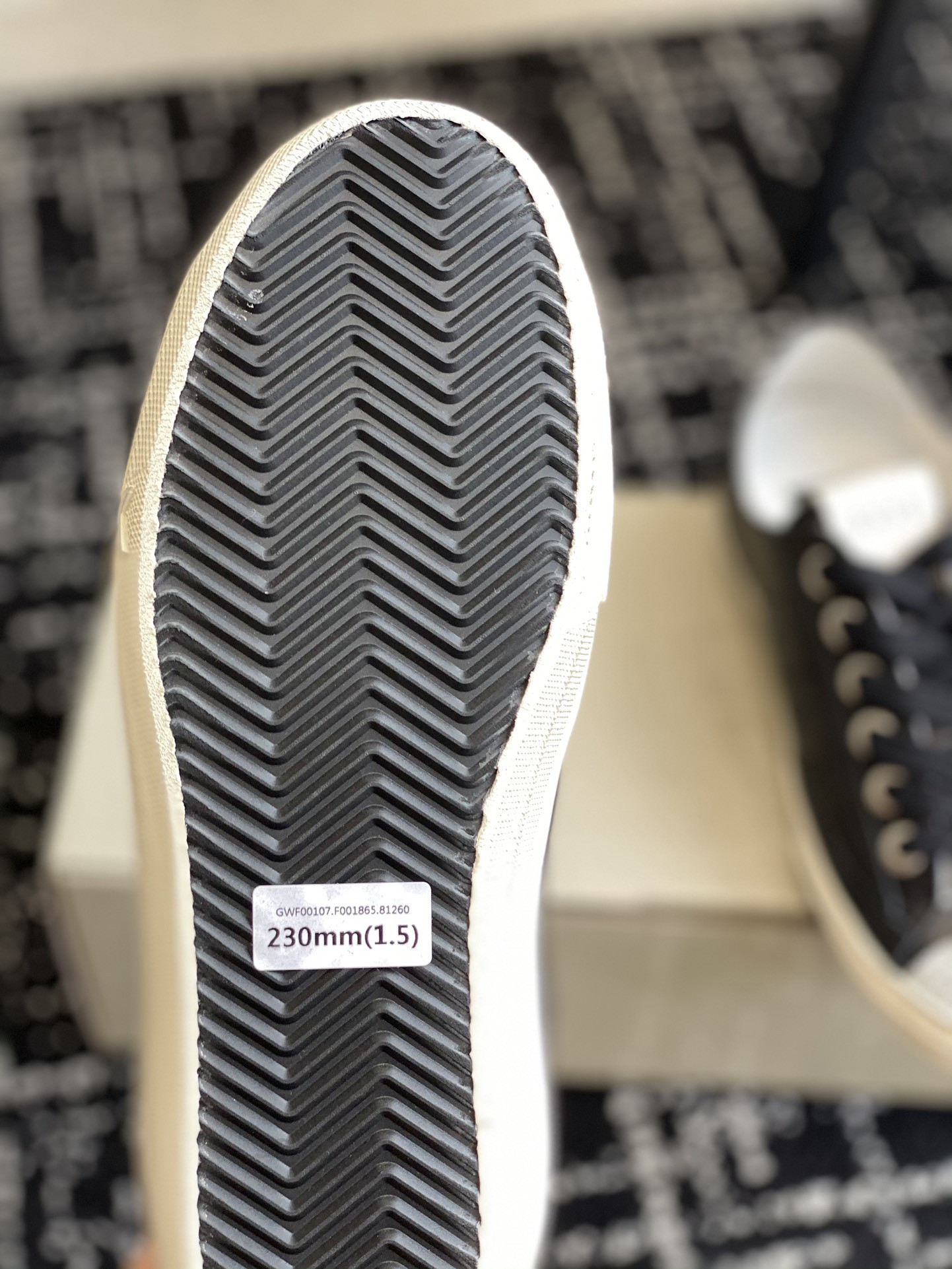 UA Golden Goose V-STAR Sneaker