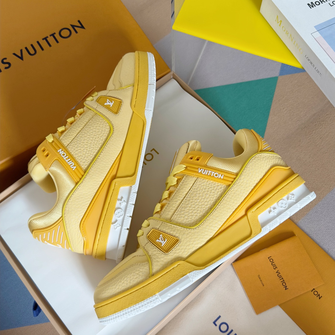 UA LV Trainer Sneaker