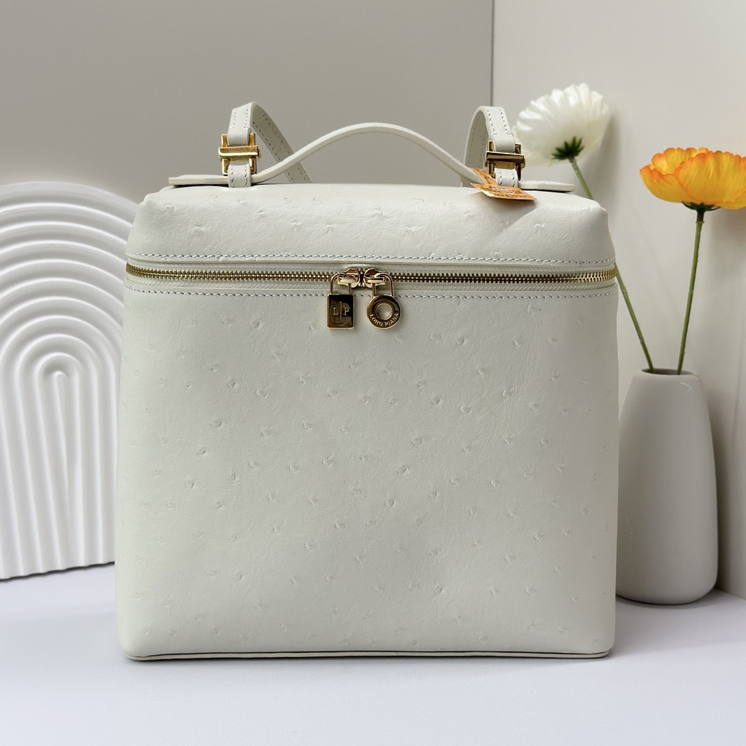 L**o p*ana extra pocket backpack l23.5 ostrich-grained leather 23 x 21 x 8 cm