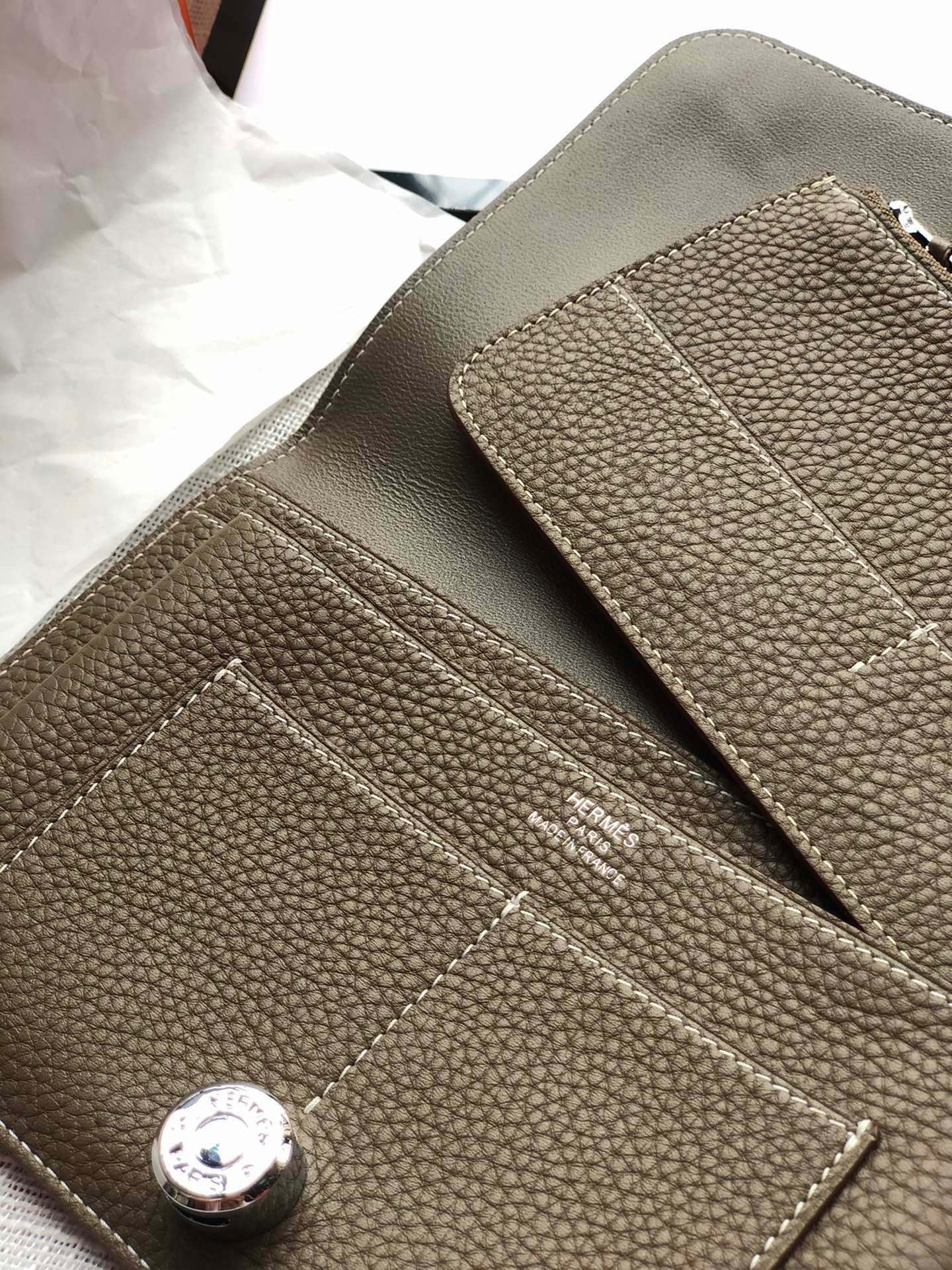 H**me5 dogon duo wallet 20.1cm