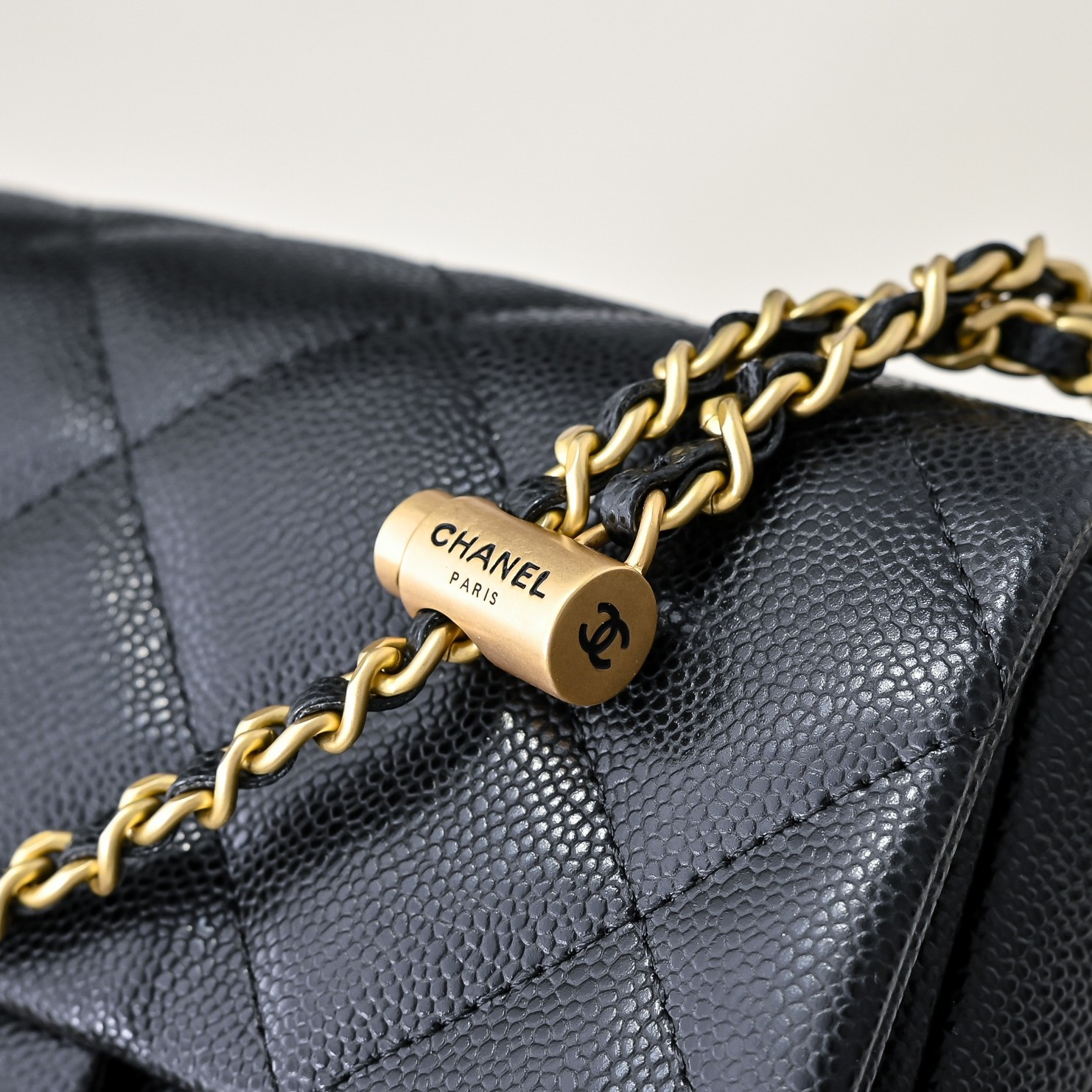 Ch*el flap cf22k 19.5x13.5x6cm as2855