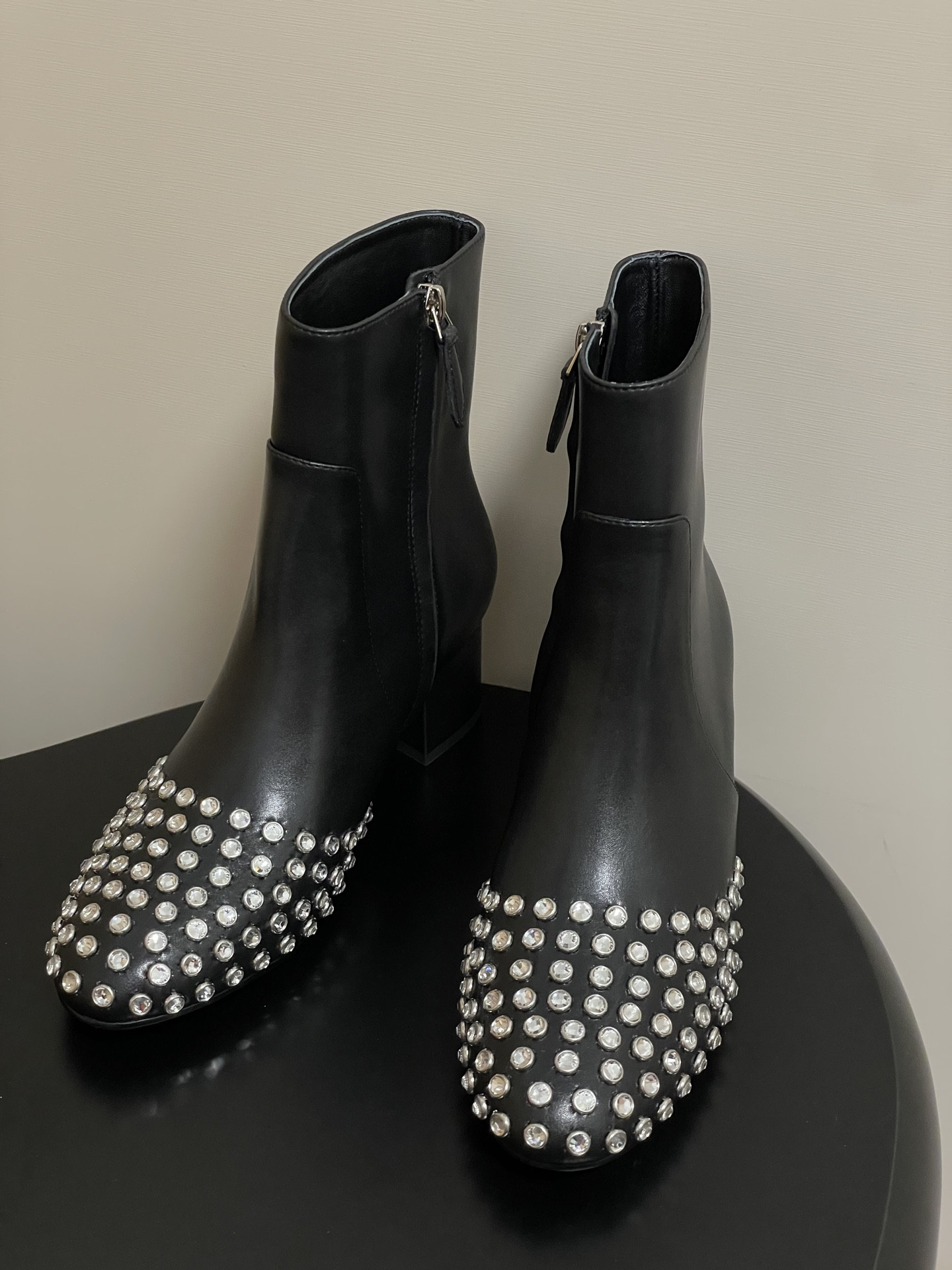 ua alaia crystal Di*m*nd boots 5.5cm heel(customized size 7-10 days production time)