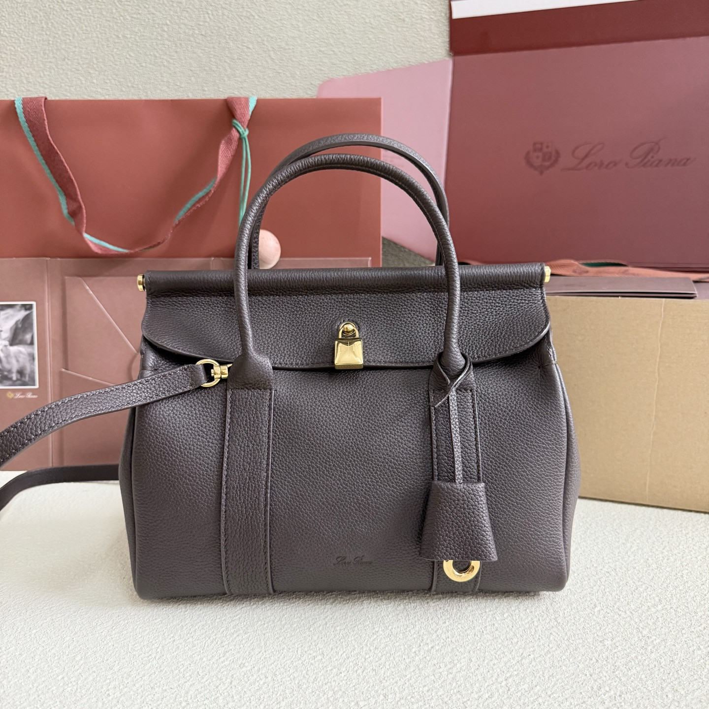 L**o p*ana loom l25 calfskin 25x18x12.5cm